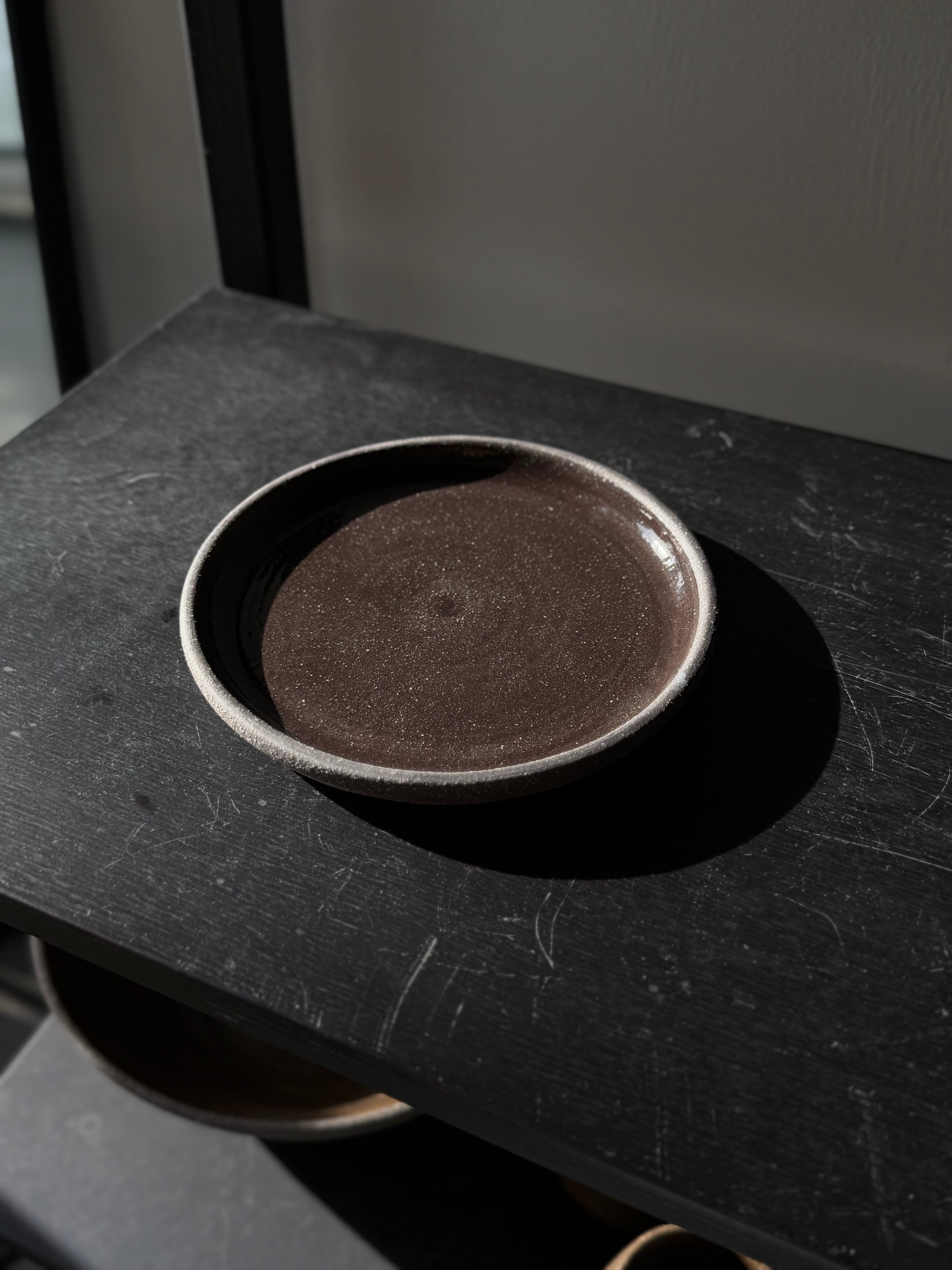 Flat plate BLACK STONE 16 cm