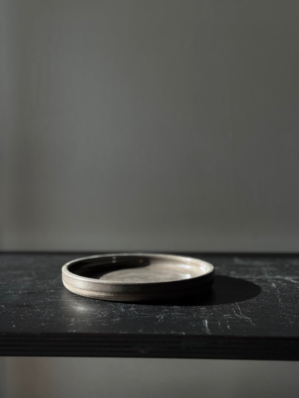 Flat plate GRAY GRAPHITE 11 cm